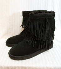 Load image into Gallery viewer, Koolaburra by UGG- Black Suede Cozy Cable Fringe Boots, Style 1015897 - Size 8