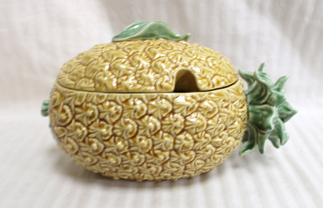 Bordallo Pinheiro (Portugal) - Ceramic Pineapple Tureen