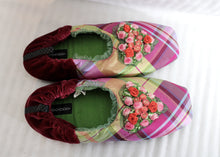 Load image into Gallery viewer, Goody Goody - 100% Silk Satin &amp; Velvet w/ Ribbon Roses, House Shoes/Slippers - Size M (see Measurements)