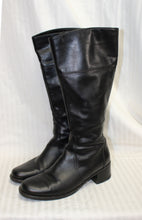 Load image into Gallery viewer, La Canadienne - Black leather Inside Zip Boots - Size 9M