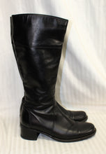 Load image into Gallery viewer, La Canadienne - Black leather Inside Zip Boots - Size 9M