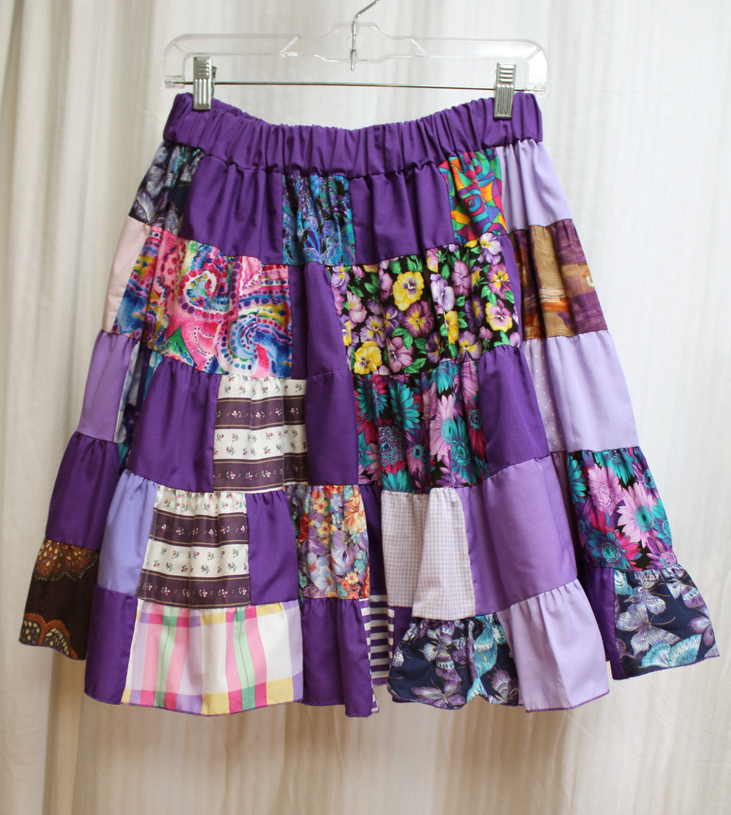 Vintage - Handmade - Purple Whimsical (Pansies, Daisies, Butterflies) Patchwork Full Skirt - See Measurements - 26