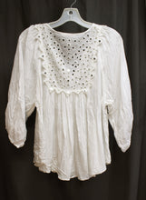 Load image into Gallery viewer, Rebecca Taylor - Lightweight 1/2 Balloon Sleeve Mirrored Eyelet Detailed Flowy Top - Size M