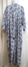 Load image into Gallery viewer, Vintage - Kyoto Grand Hotel (Los Angeles, Closed) - Navy &amp; White Cotton Stripe w/ Floral &amp; Logo, Kimono Style Robe (See Measurements)