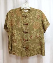 Load image into Gallery viewer, Vintage - Clio Petites, Asian Style &amp; Print Light Weight Short Sleeve Top - Size Large PETITE