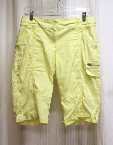 Chico's - Yellow Light Weight Cargo Shorts - Size 0 (Chicos Sizing S/4)