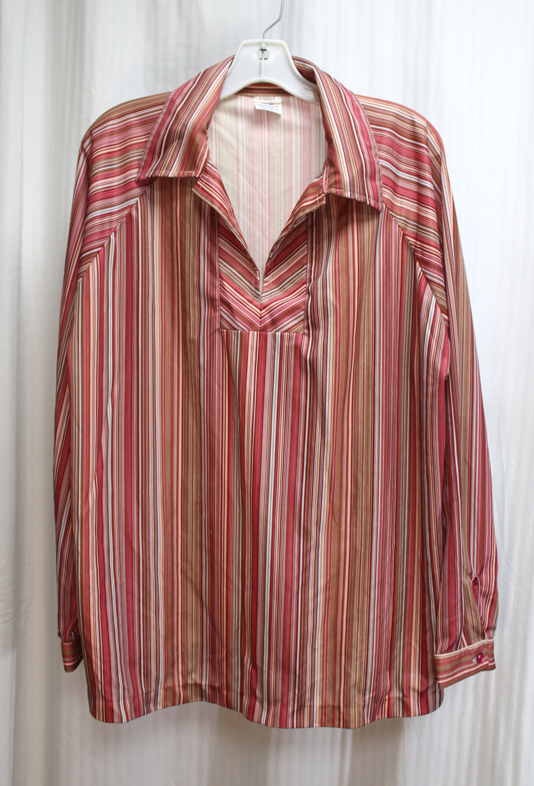 Vintage - Red & Warmed Tones, V-Neck Pullover Striped Shirt - Size 44 (vintage See Measurements)