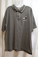 Load image into Gallery viewer, Vintage 2000 - Warner Bros Studio Store - Gray, Wile E Coyote Shark Fishing Embroidered New York - Polo Shirt - Size XL