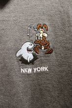 Load image into Gallery viewer, Vintage 2000 - Warner Bros Studio Store - Gray, Wile E Coyote Shark Fishing Embroidered New York - Polo Shirt - Size XL