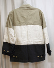 Load image into Gallery viewer, Vintage - Outerwear Essentials - Cotton Twill Tricolor, Taupe, Off White &amp; Navy Sporty Petite Jacket - Size M Petite