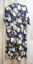 Load image into Gallery viewer, Vintage 80&#39;s - Cabrais - Blue &amp; White Floral Short Cuff Sleeve Fit &amp; Flare Dress w/ Pockets - See Measurements 36&quot; Waist