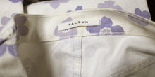 Load image into Gallery viewer, Pacsun - White w/ Periwinkle Flowers, Highrise Denim Jeans - Size 26