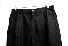 Load image into Gallery viewer, Vintage 80&#39;s - Lizsport - 100% Silk Black Pleat Waist Pants - Size 12