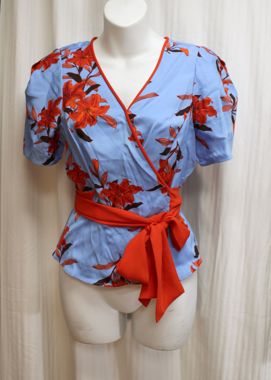 Diane Von Furstenberg - Blue & Red Floral Short Sleeve, Long Sash, Silk Blend Wrap Blouse - Size 6