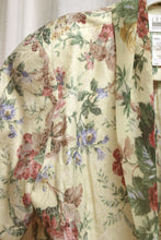 Load image into Gallery viewer, Leslie Fay Petite - Pale Yellow/Beige Floral Short Sleeve Blazer - Size 16