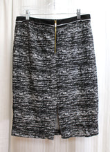 Load image into Gallery viewer, Calvin Klein - Black &amp; white Abstract Print Skirt - Size 2
