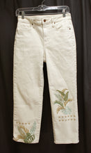 Load image into Gallery viewer, Chico&#39;s - High Rise Straight leg Crop Jeans w/ Botanical Leaf Embroidery - Size 00 (Chicos Sizing = 2)