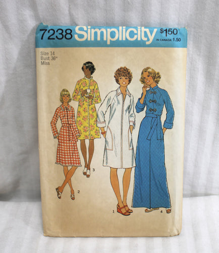 Vintage - Simplicity Sewing Pattern 7238 - Misses Robes in two Lengths - Size 14 (Vintage Sizing)