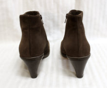 Load image into Gallery viewer, La Canadienne - Brown Suede Rounded Square Toe, Heeled Ankle Boots - Size 9.5M