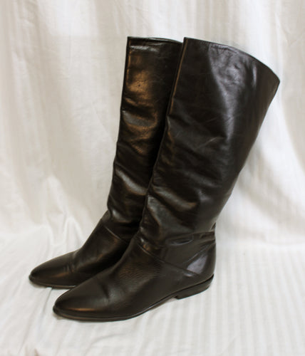 Made in Uruguay - Black Supple Leather Almond Toe Boots - Size 8.5