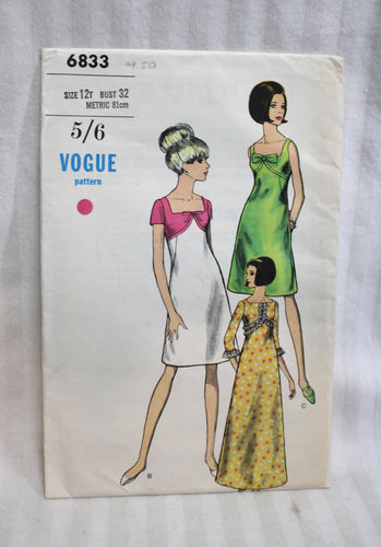 Vintage - Vogue  A Line Dress - Sewing Pattern 6833 5/6 (junior Miss)