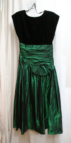 Vintage - Patty O'Neil - Hunter Dress Velvet Bodice, Low Back Flare Satin Skirt Party Dress - Size 6 (Vintage)